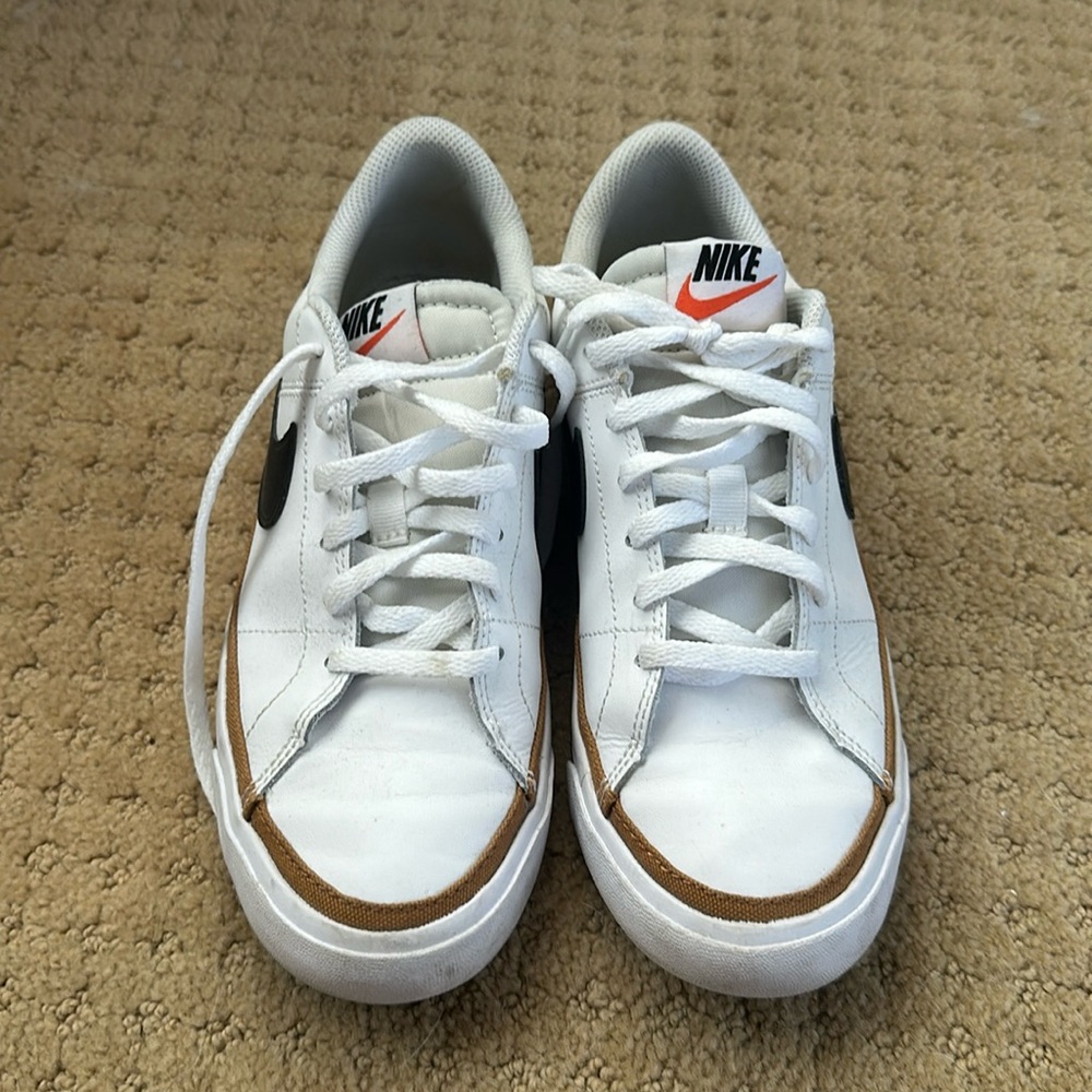 Nike court legacy